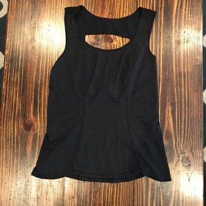 Lululemon tank, size 6